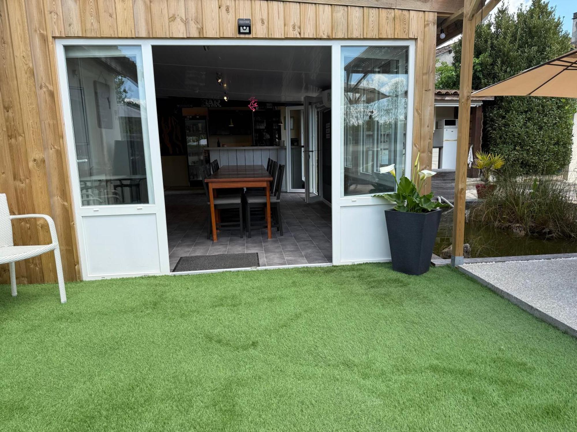 Chambre D'Hotes Naturiste Le Jardin Des Hirondelles Blanzaguet-Saint-Cybard Exterior foto